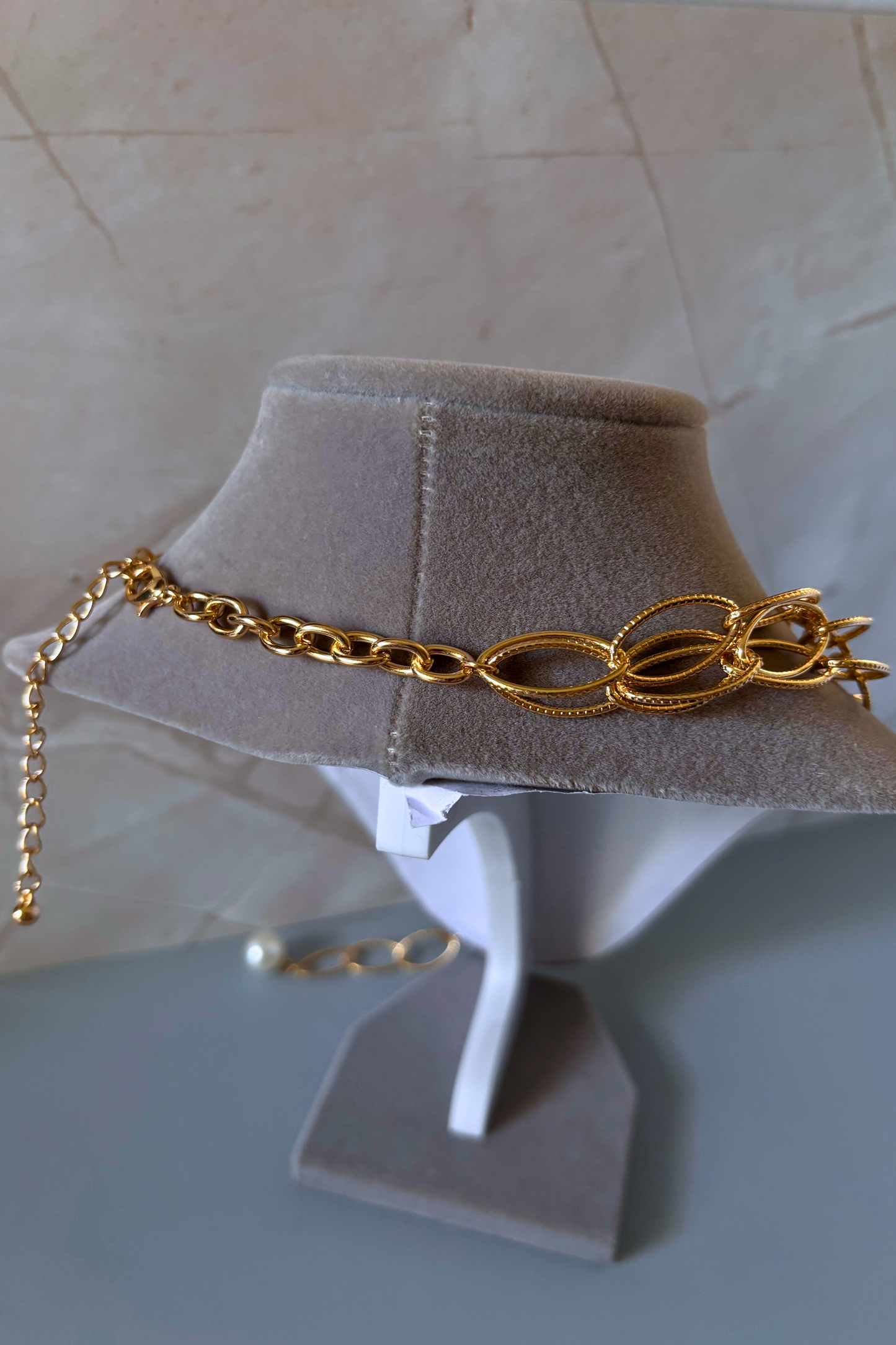 Layered Chunky Gold Chain Lariat Necklace with Pearl Drops – 14k Goldtone Statement Jewelry