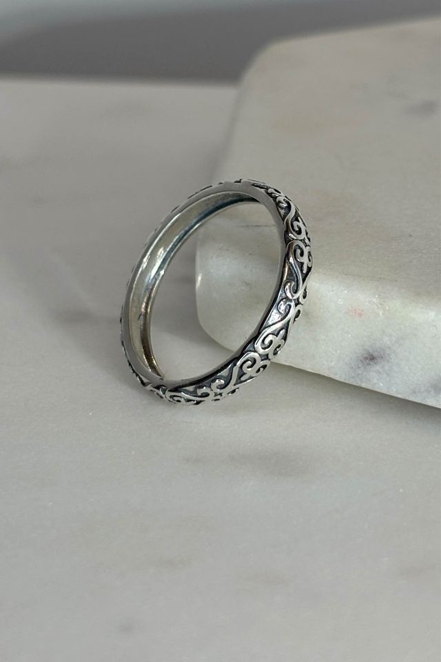 Sterling Silver Antiqued Fleur De Lis Band
