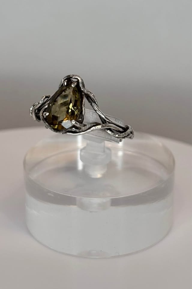 Natural Olive Quarts Sterling Silver Vine Ring